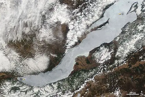 lake baikal mysterious circles 2 Astronauts Notice Mysterious Ice Circles in Lake Baikal in Russia