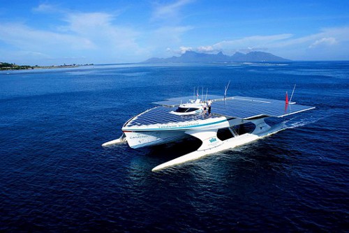 PlanetSolar The World s Largest Solar Powered Boat Docks in Hong Kong PlanetSolar Turanor Solar Powered Boat Could Cut Down on Greenhouse Emissions [Image Gallery]